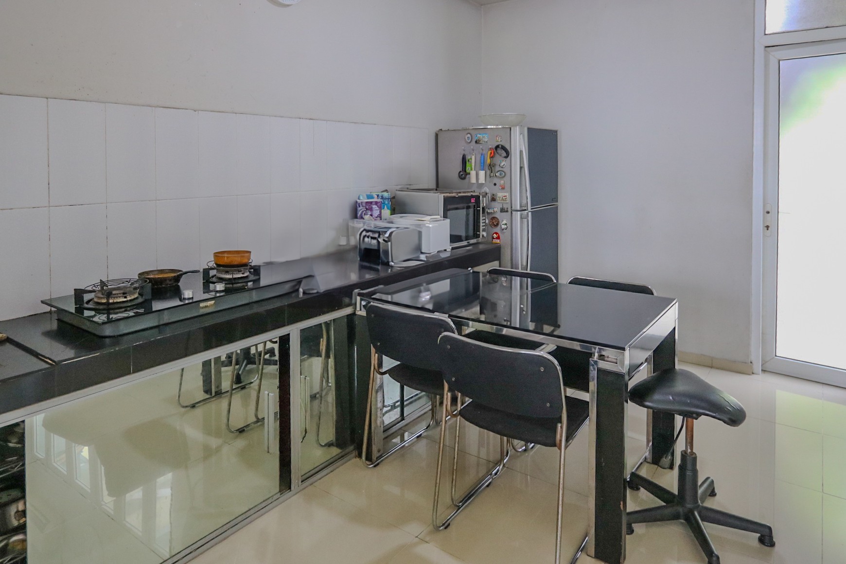 RUMAH NYAMAN & ASRI DI MALEO BINTARO, DEKAT JALAN TOL, AKSES MUDAH KE PONDOK INDAH, BSD CITY
