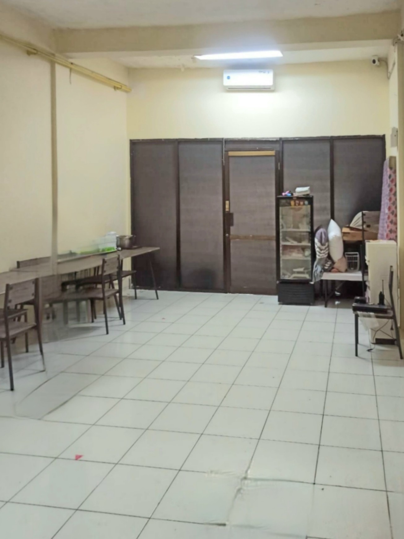 Ruko Boulevard Raya di salah satu lokasi strategis di Kelapa Gading. Dekat dengan Hibrida Raya dari Pegangsaan. Dekat dengan berbagai fasilitas - sekolah, tempat ibadah, apartemen, cluster-cluster Sum