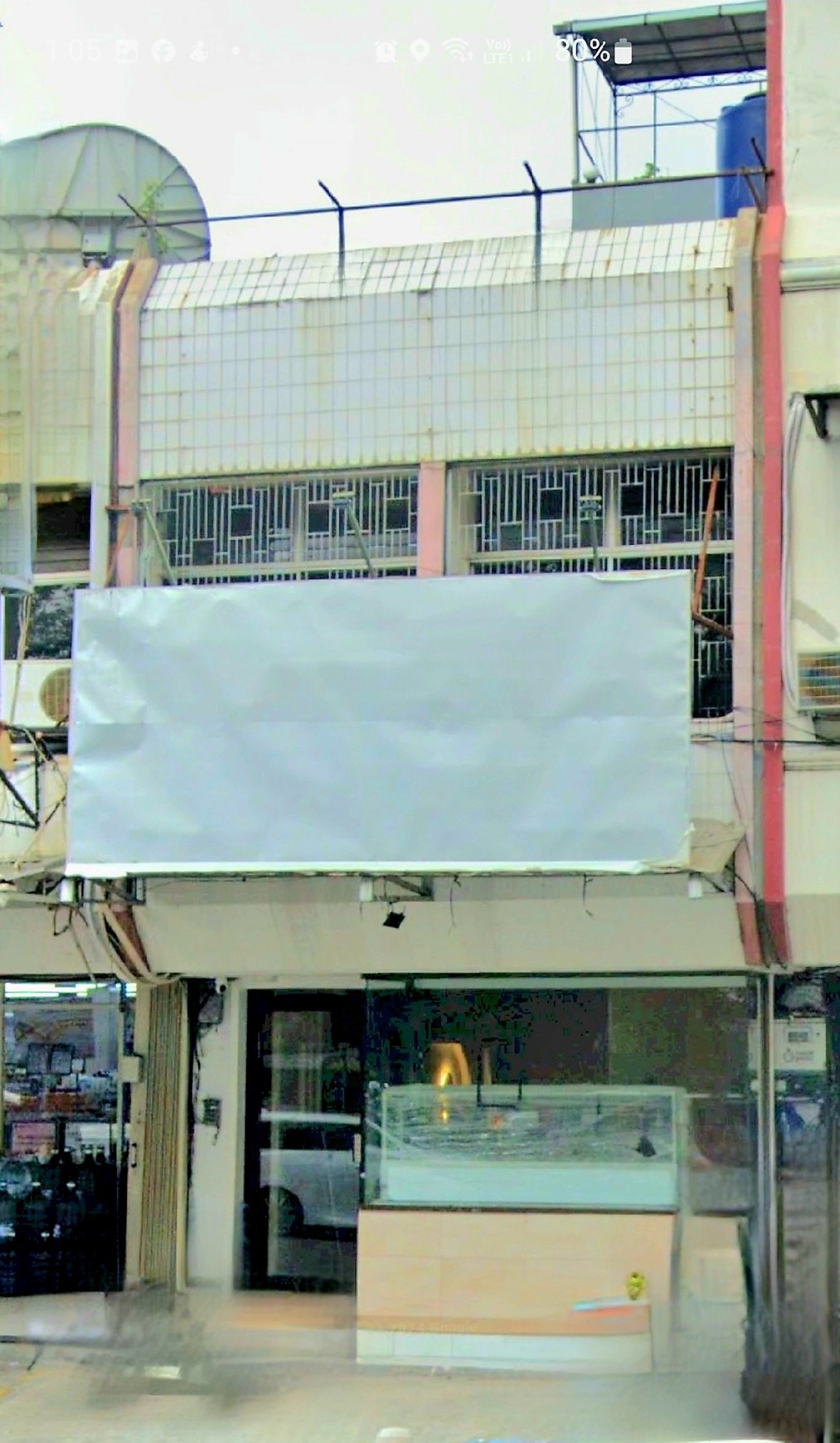 Ruko Boulevard Raya di salah satu lokasi strategis di Kelapa Gading. Dekat dengan Hibrida Raya dari Pegangsaan. Dekat dengan berbagai fasilitas - sekolah, tempat ibadah, apartemen, cluster-cluster Sum