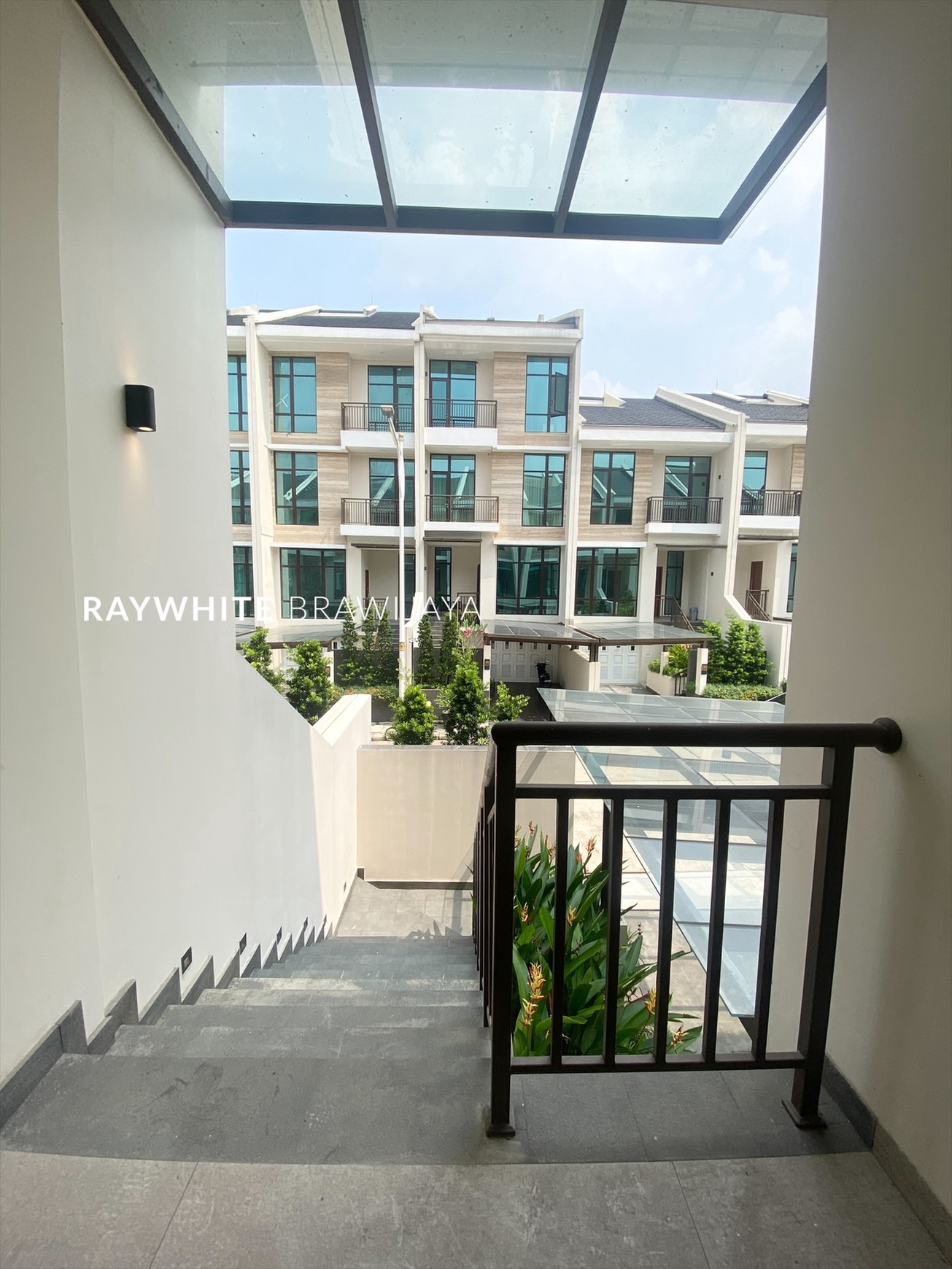 Rumah Baru Siap Huni Dalam Lingkungan Tenang Area Pondok Indah