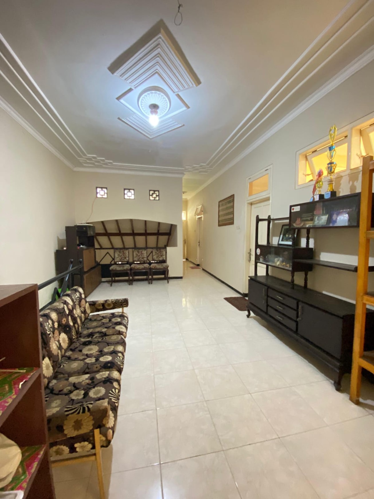 Dijual Rumah 2 Lantai Sangat Nyaman Akses Jalan Lebar di Kota Malang - 1,2M Negoo!!