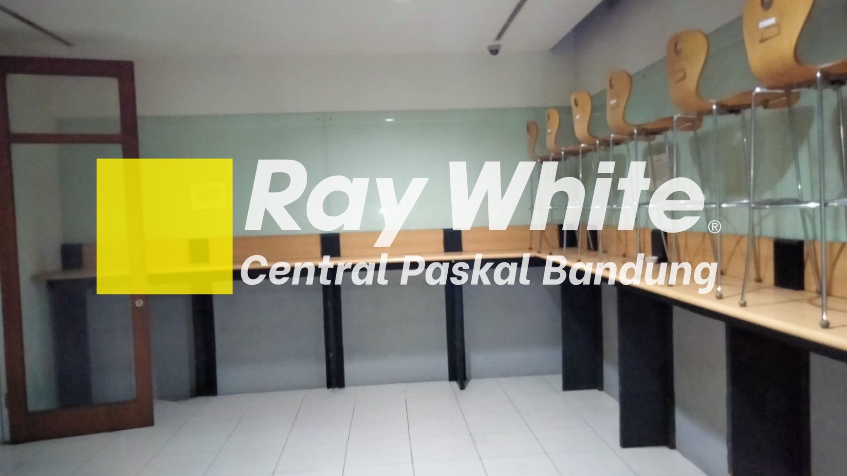 Ruang Usaha atau Kantor Siap Pakai di Mainroad Batununggal Bandung