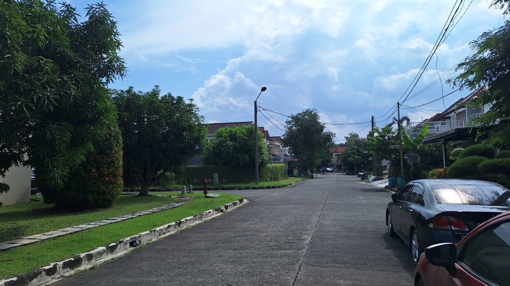 Rumah tua hitung tanah dalam Cluster di Lippo Cikarang