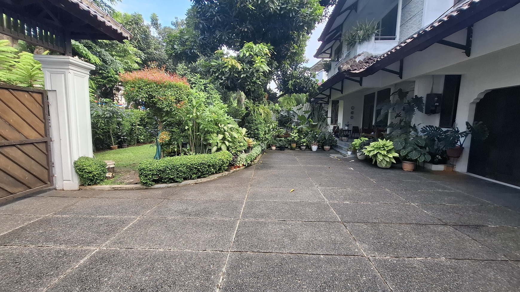 Rumah Mewah Strategis Dijual Full Furnished Di Pejaten Jaksel