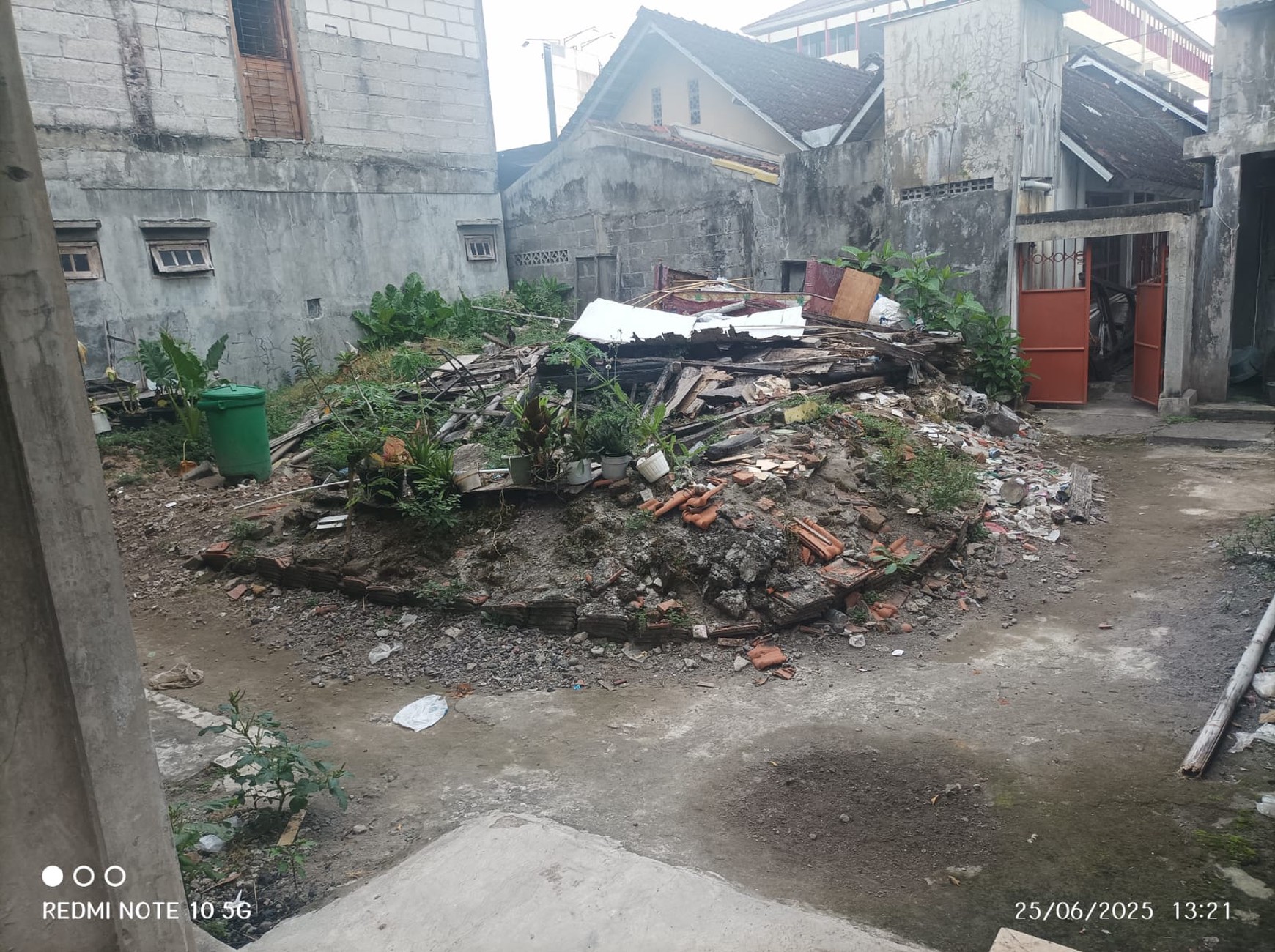 Tanah Luas 400m2 di Lingkungan Kampus UGM Catur tunggal Depok Sleman 