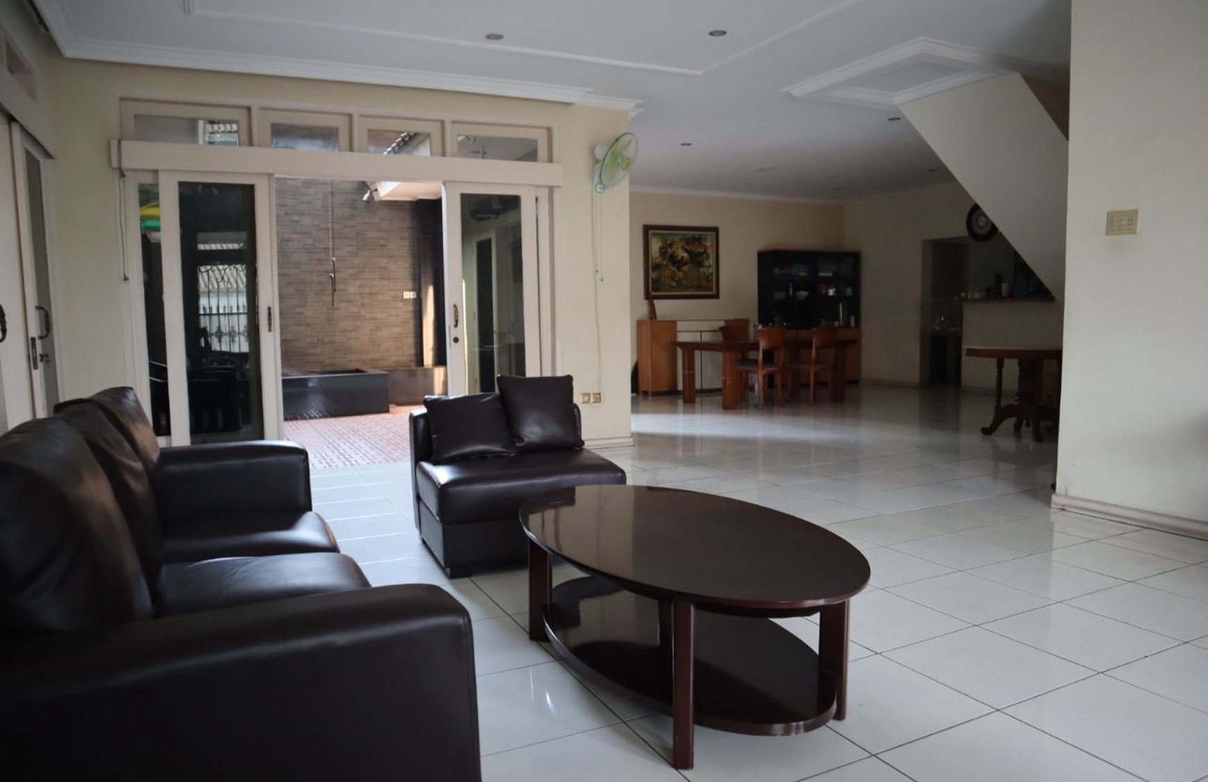 Rumah 2 Lantai Siap Huni dengan Hunian Nyaman dan Asri @Jakarta Selatan