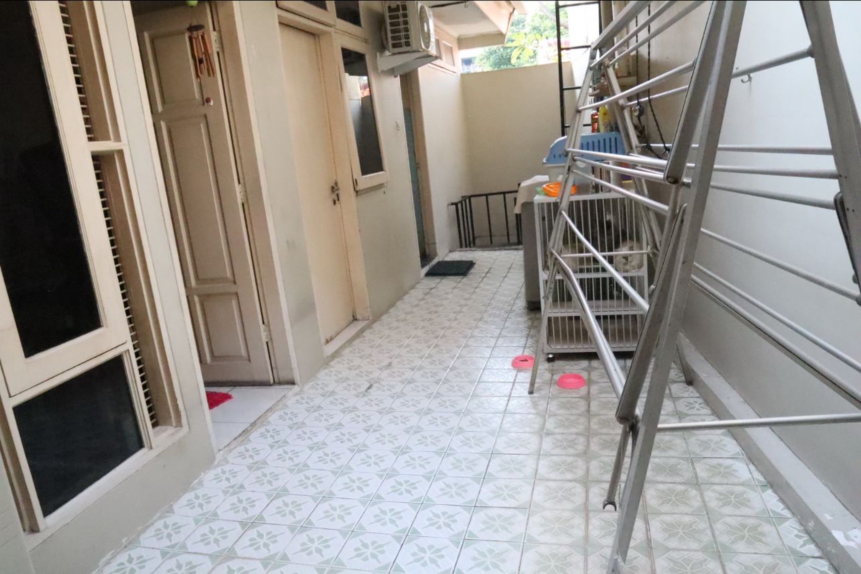 Rumah 2 Lantai Siap Huni dengan Hunian Nyaman dan Asri @Jakarta Selatan