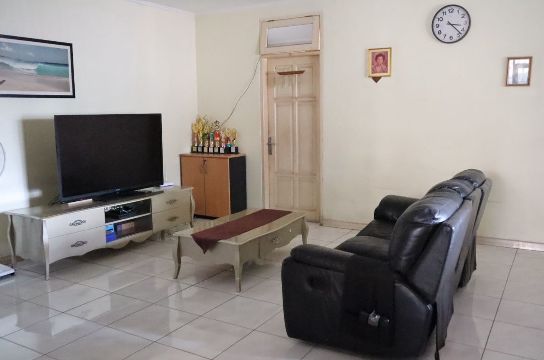 Rumah 2 Lantai Siap Huni dengan Hunian Nyaman dan Asri @Jakarta Selatan