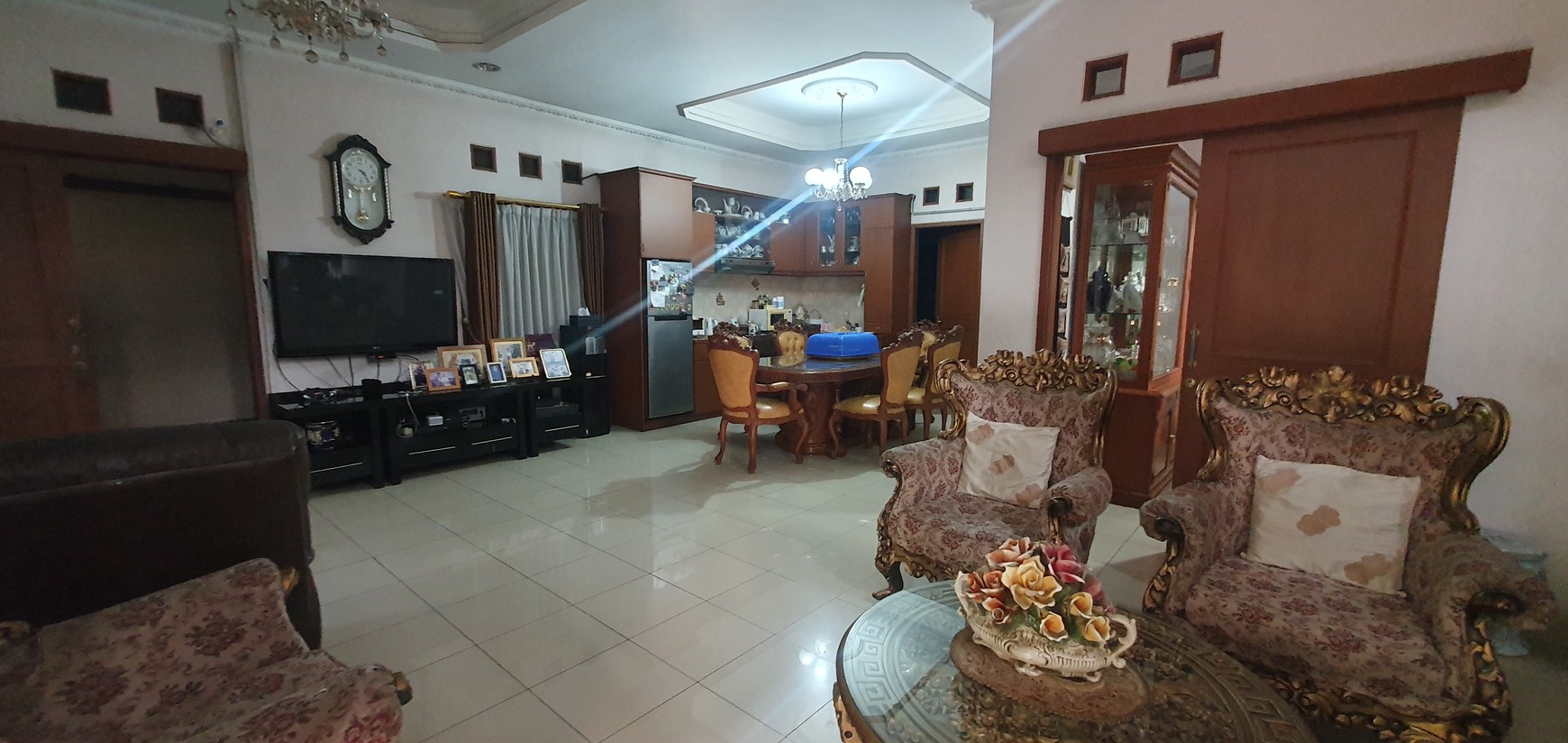 Dijual Rumah Bagus di Mainroad Kembar Mas Hoek