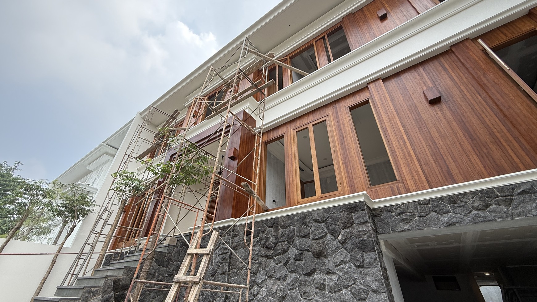 BRAND NEW AND MODERN HOUSE FULLY FURNISHED AT KEMANG DALAM AREA