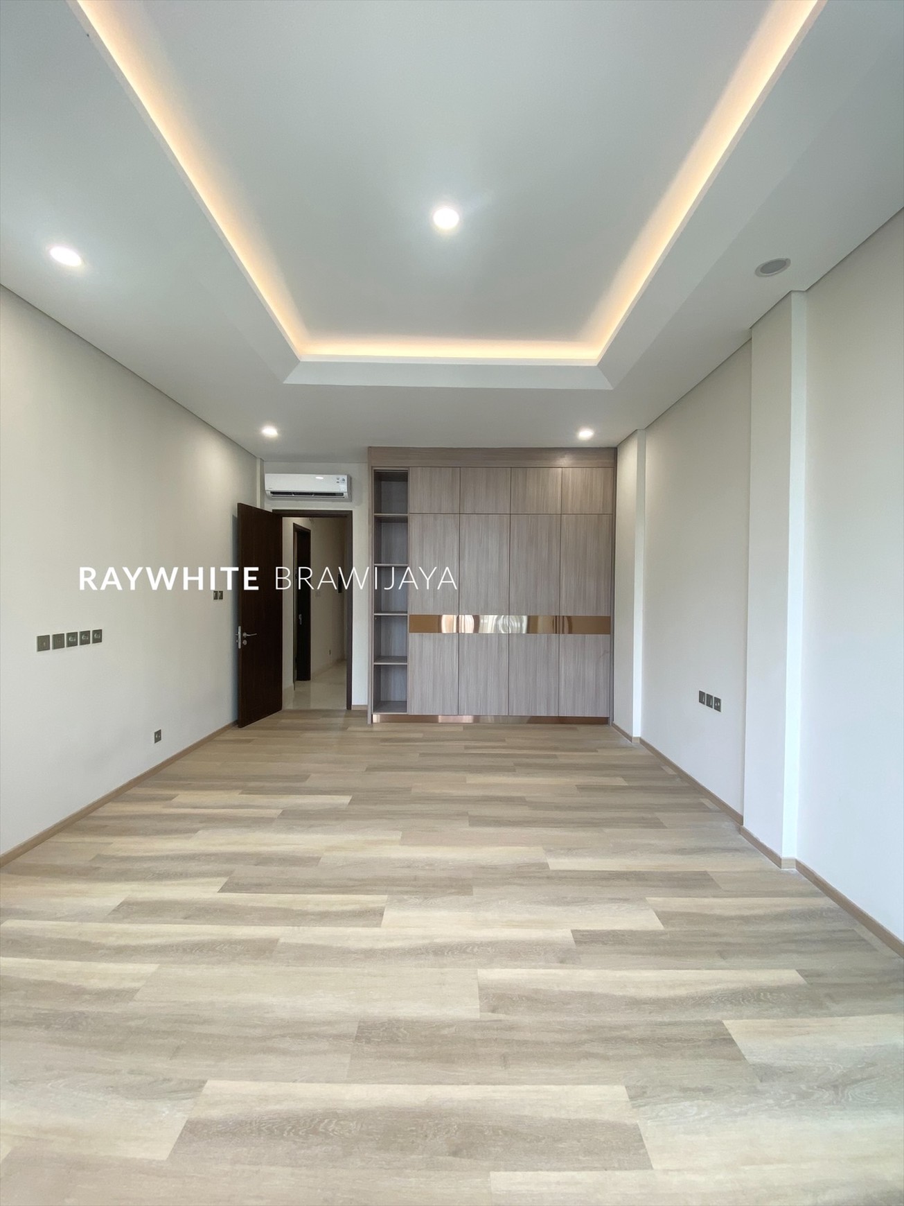 Rumah Baru Lingkungan Tenang Area Pondok Indah