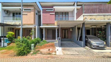 Rumah Rapi dengan halaman belakang dan bangunan rapi di Discovery Bintaro
