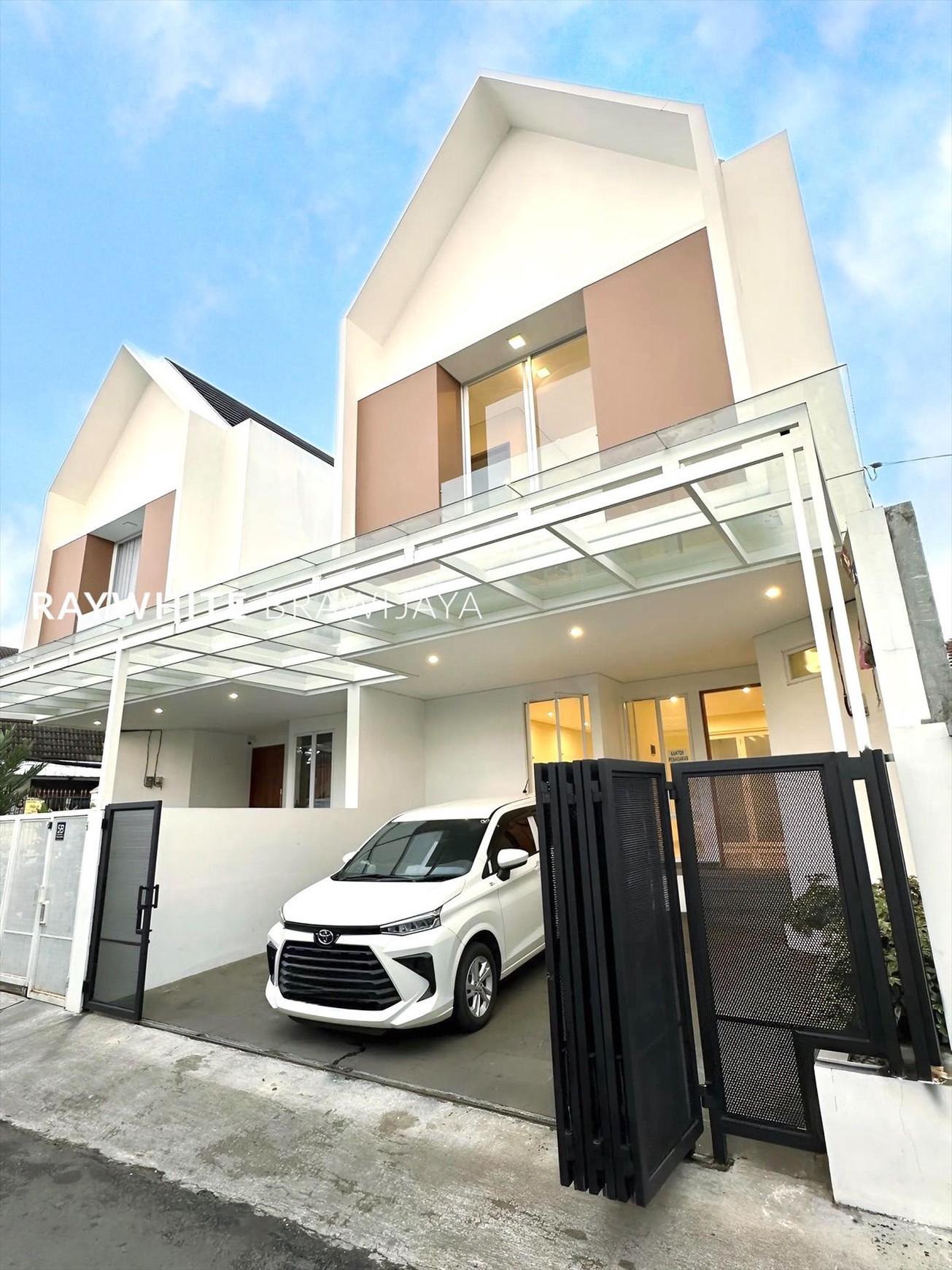 Brand New Modern Minimalis House Area Pejaten