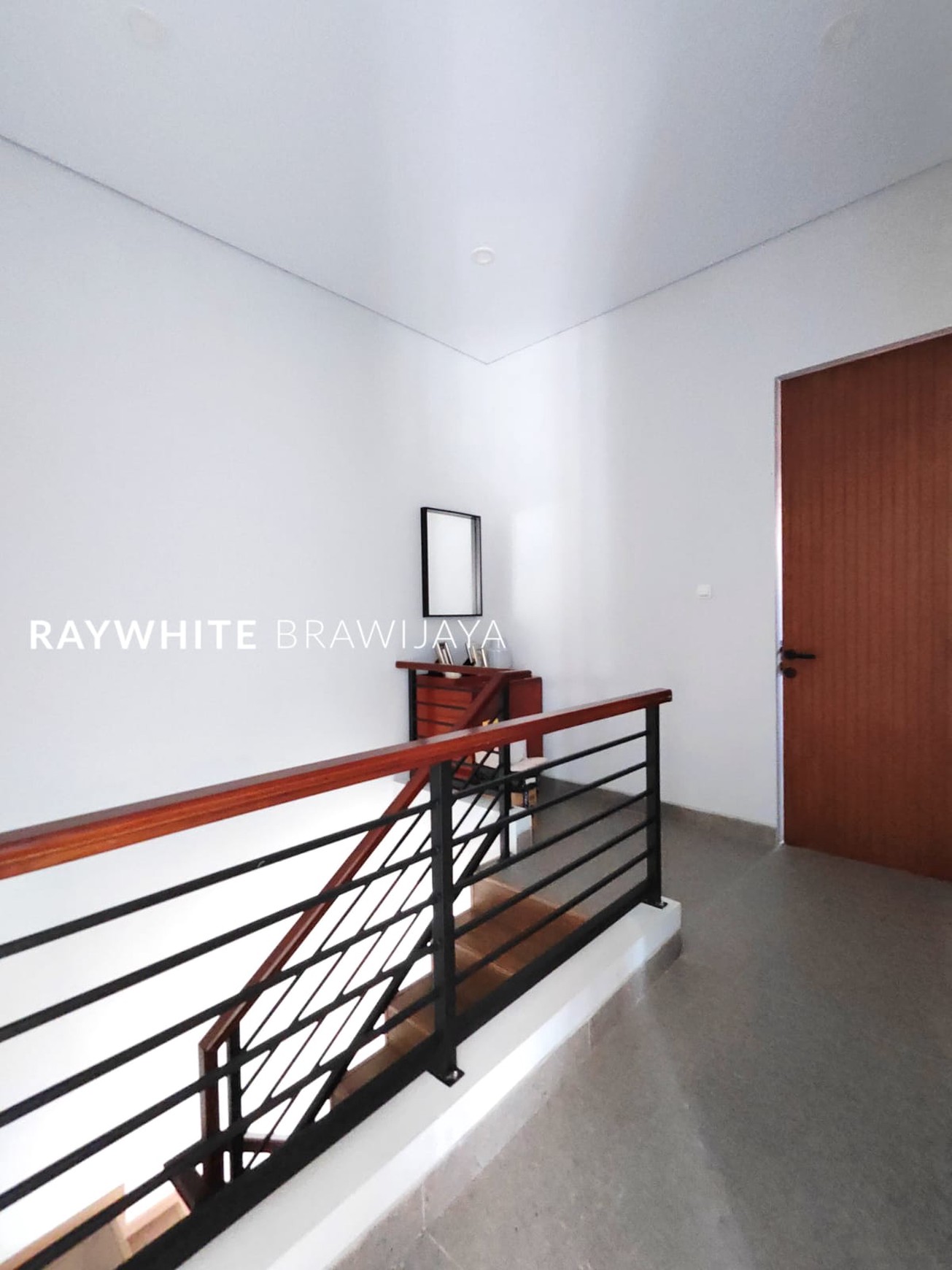 Brand New House Modern Minimalis Area Jagakarsa