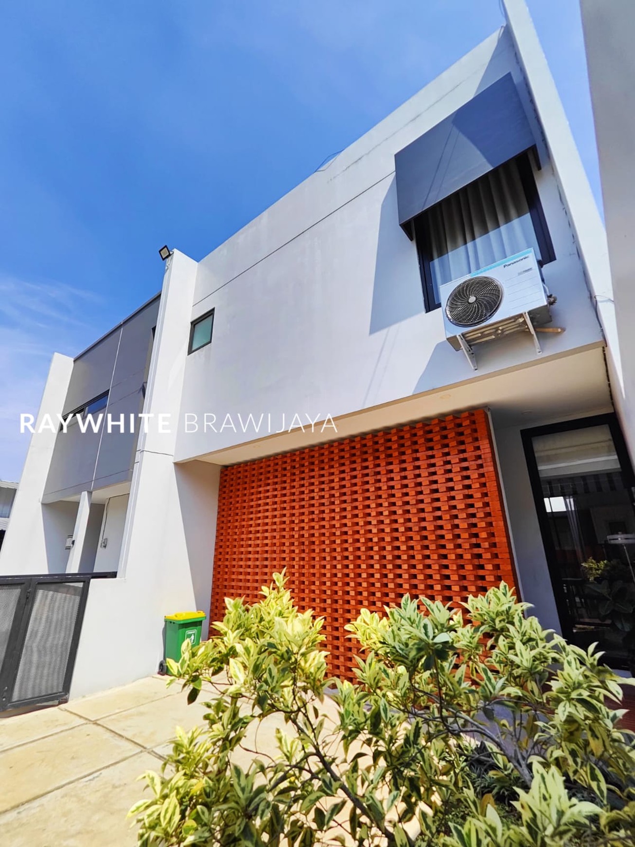 Brand New House Modern Minimalis Area Jagakarsa