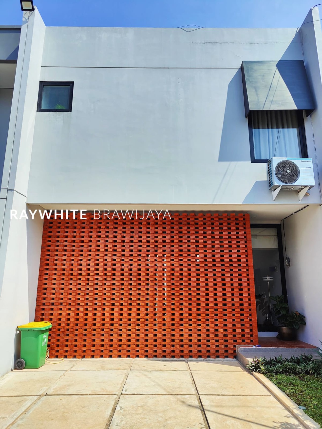Brand New House Modern Minimalis Area Jagakarsa