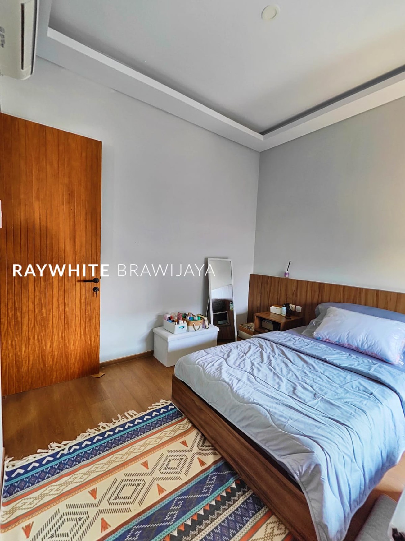 Brand New House Modern Minimalis Area Jagakarsa