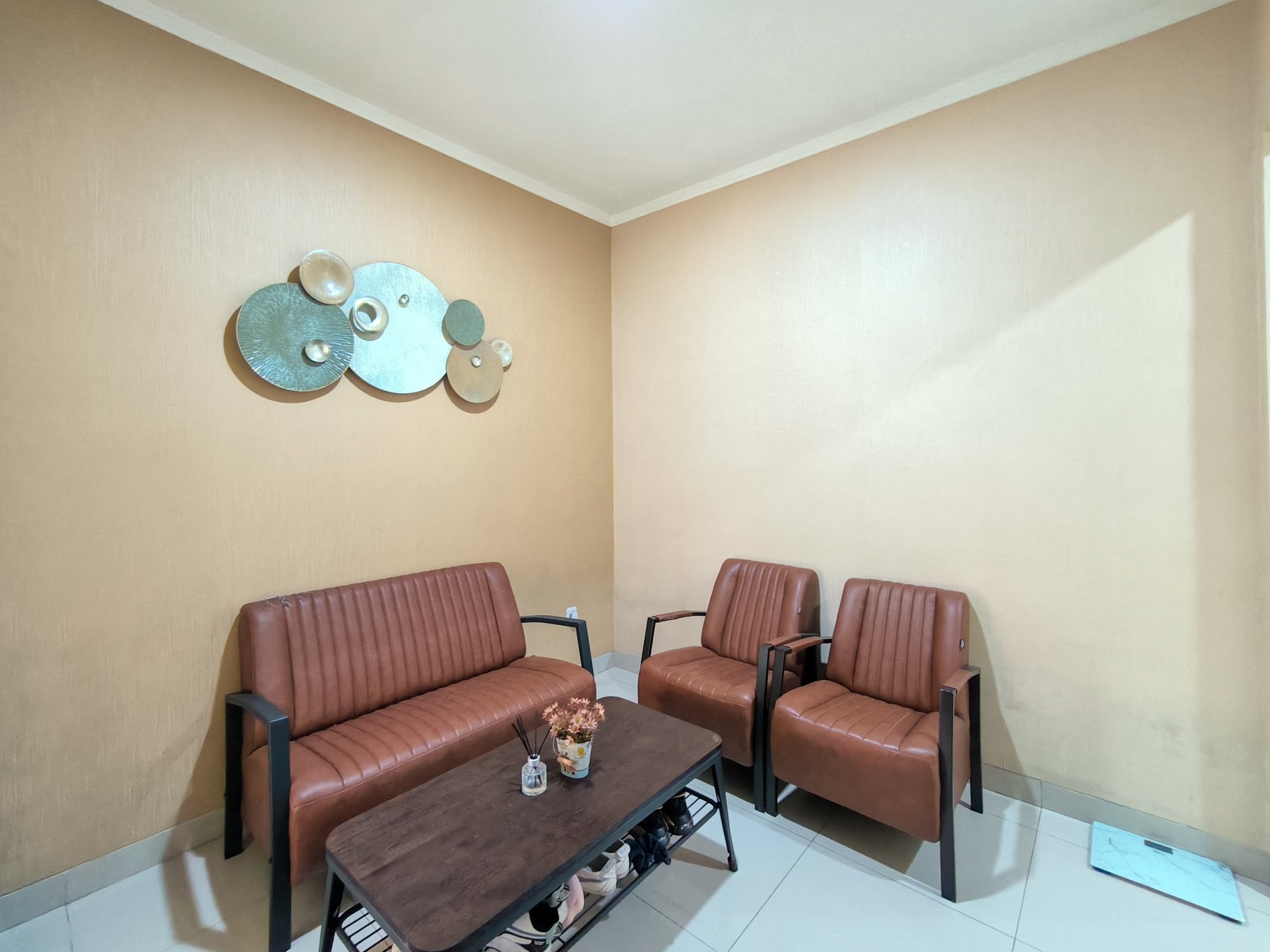 Rumah posisi hoek siap huni di Discovery Conserva Bintaro