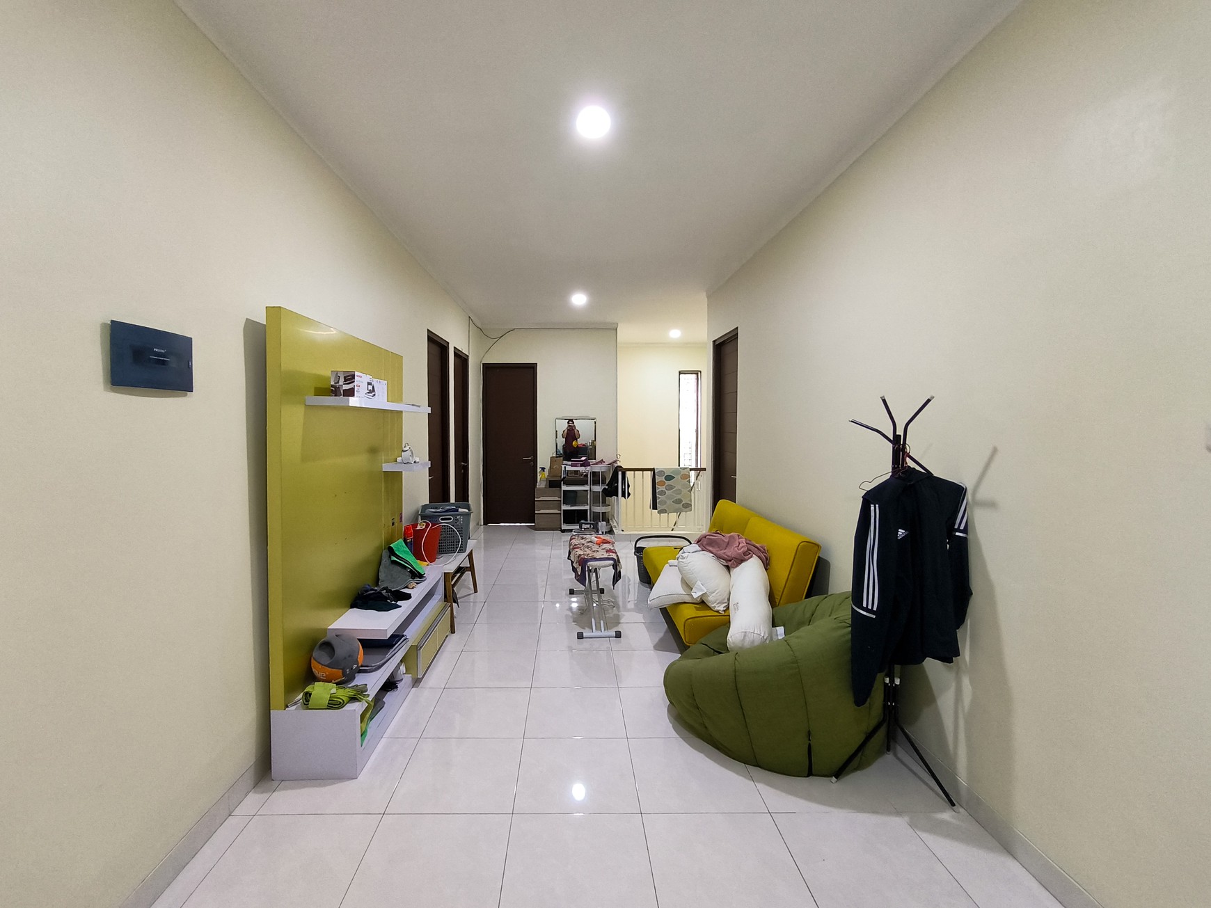 Rumah posisi hoek siap huni di Discovery Conserva Bintaro