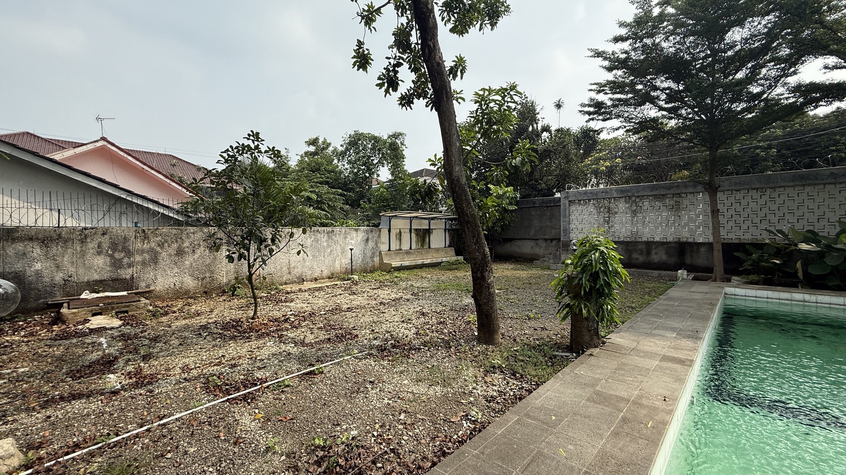 Rumah cocok untuk usaha klinik, kantor atau usaha lainnya di kemang dalam area