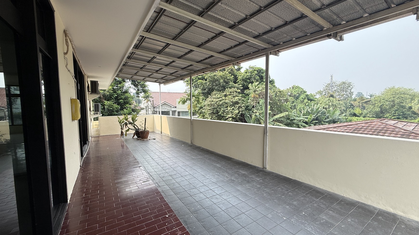 Rumah cocok untuk usaha klinik, kantor atau usaha lainnya di kemang dalam area