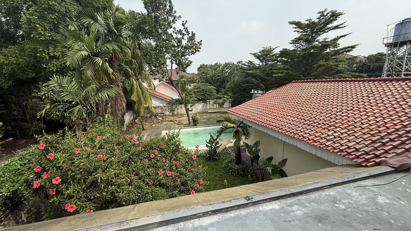 Rumah cocok untuk usaha klinik, kantor atau usaha lainnya di kemang dalam area