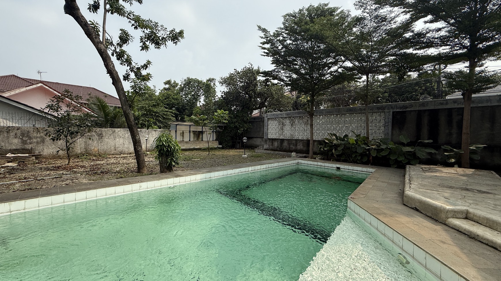 Rumah cocok untuk usaha klinik, kantor atau usaha lainnya di kemang dalam area