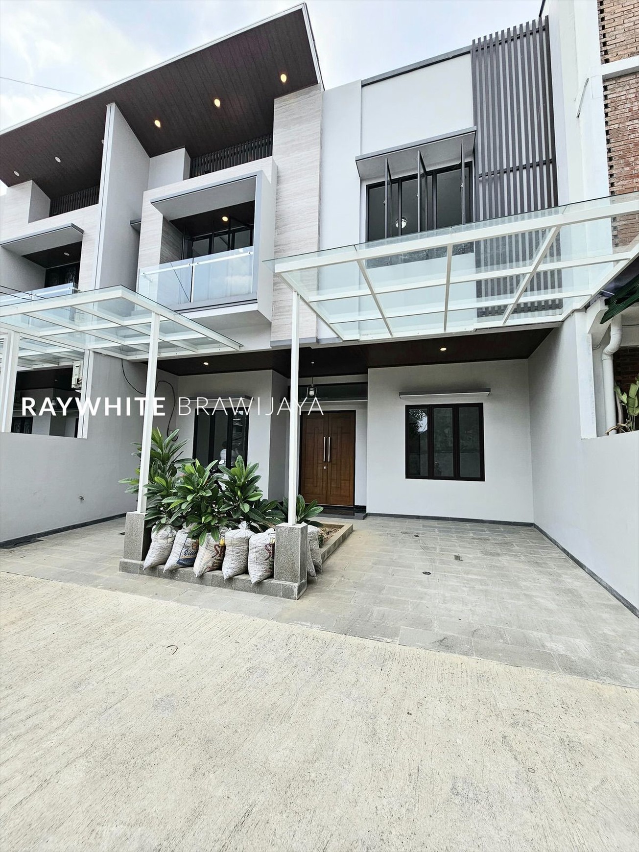 Brand New House Lingkungan Tenang Area Wijaya Timur