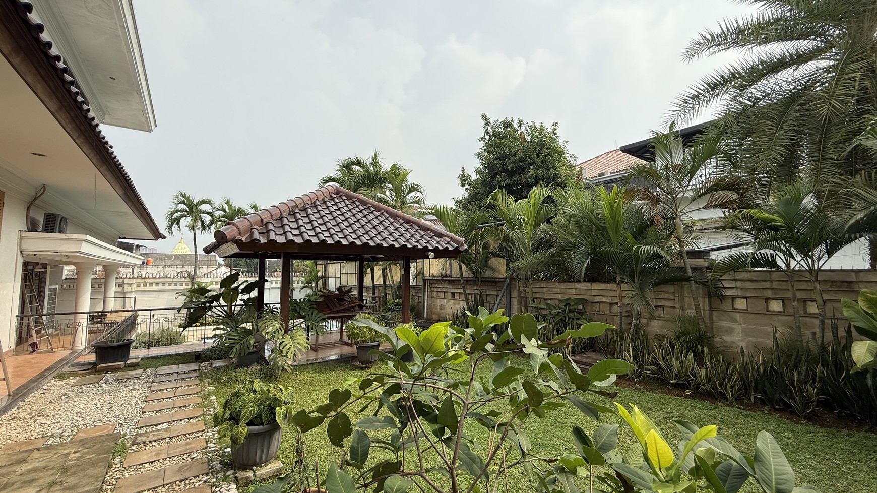 BIG AND BEAUTIFUL HOUSE AT PEJATEN AREA