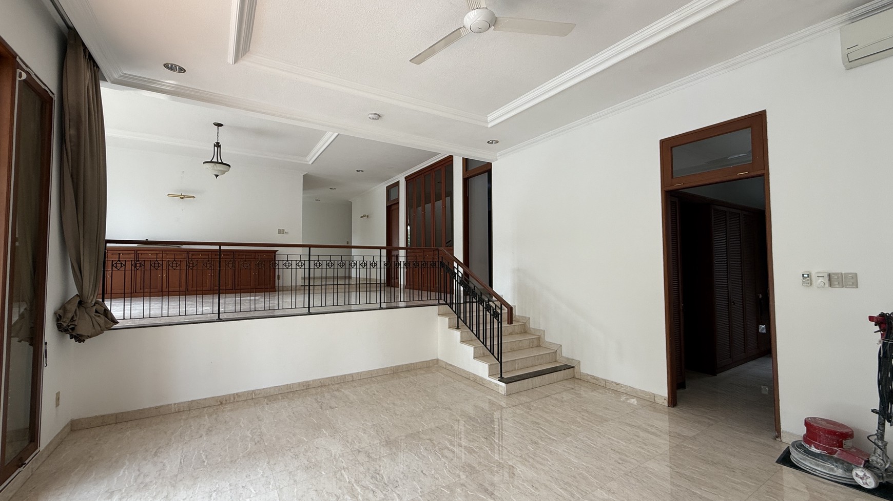 BIG AND BEAUTIFUL HOUSE AT PEJATEN AREA
