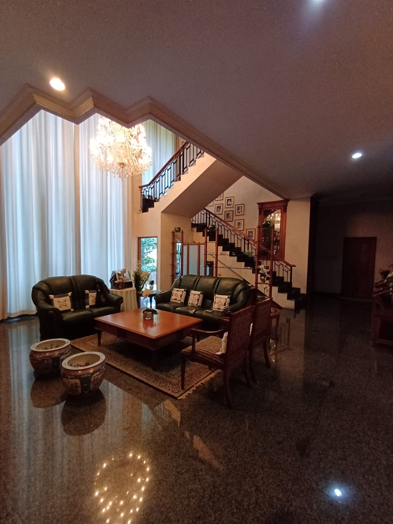 Di Jual  Rumah Jl. Perumahan Kb. Jeruk baru  Kebon Jeruk - Jakbar 