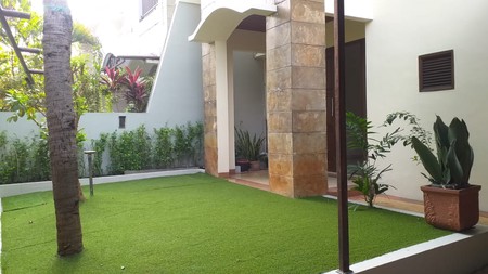 DISEWA RUMAH - BUNCIT TOWN HOUSE - STRATEGIS DI PINGGIR JALAN RAYA MARGASAWA, PASAR MINGGU  JAKARTA SELATAN.