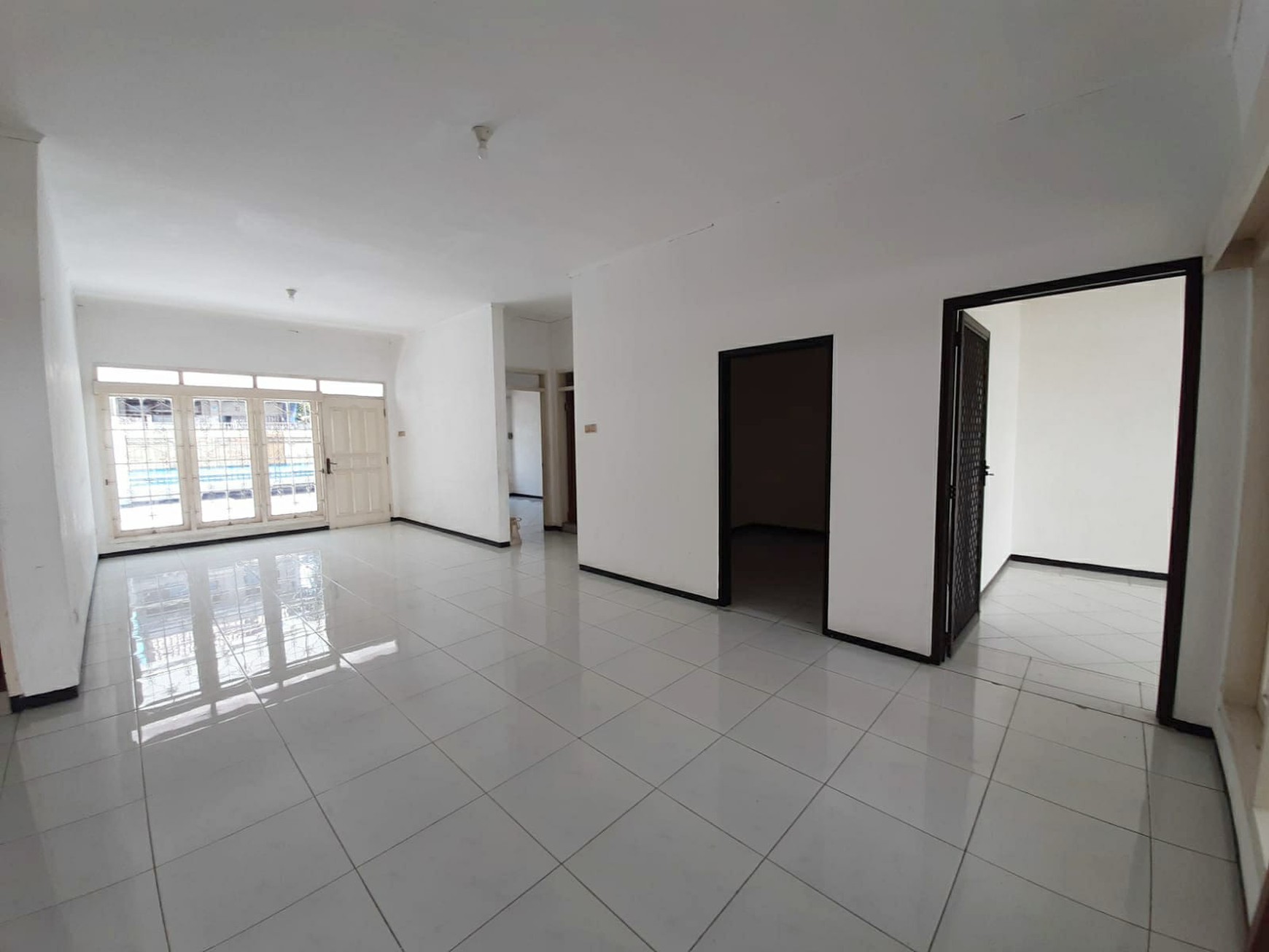 Rumah disewakan di Kupang Baru Surabaya, dekat Kupang Indah