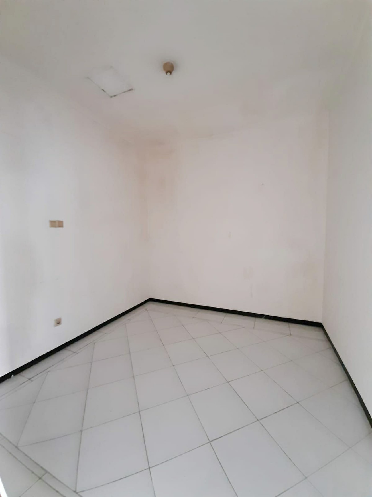Rumah disewakan di Kupang Baru Surabaya, dekat Kupang Indah