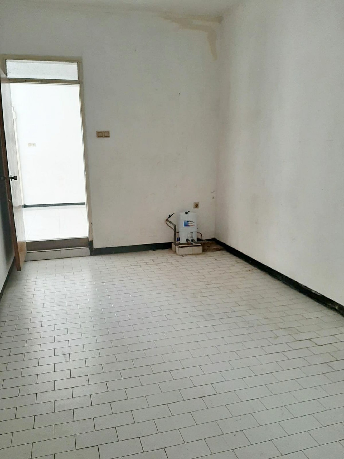Rumah disewakan di Kupang Baru Surabaya, dekat Kupang Indah