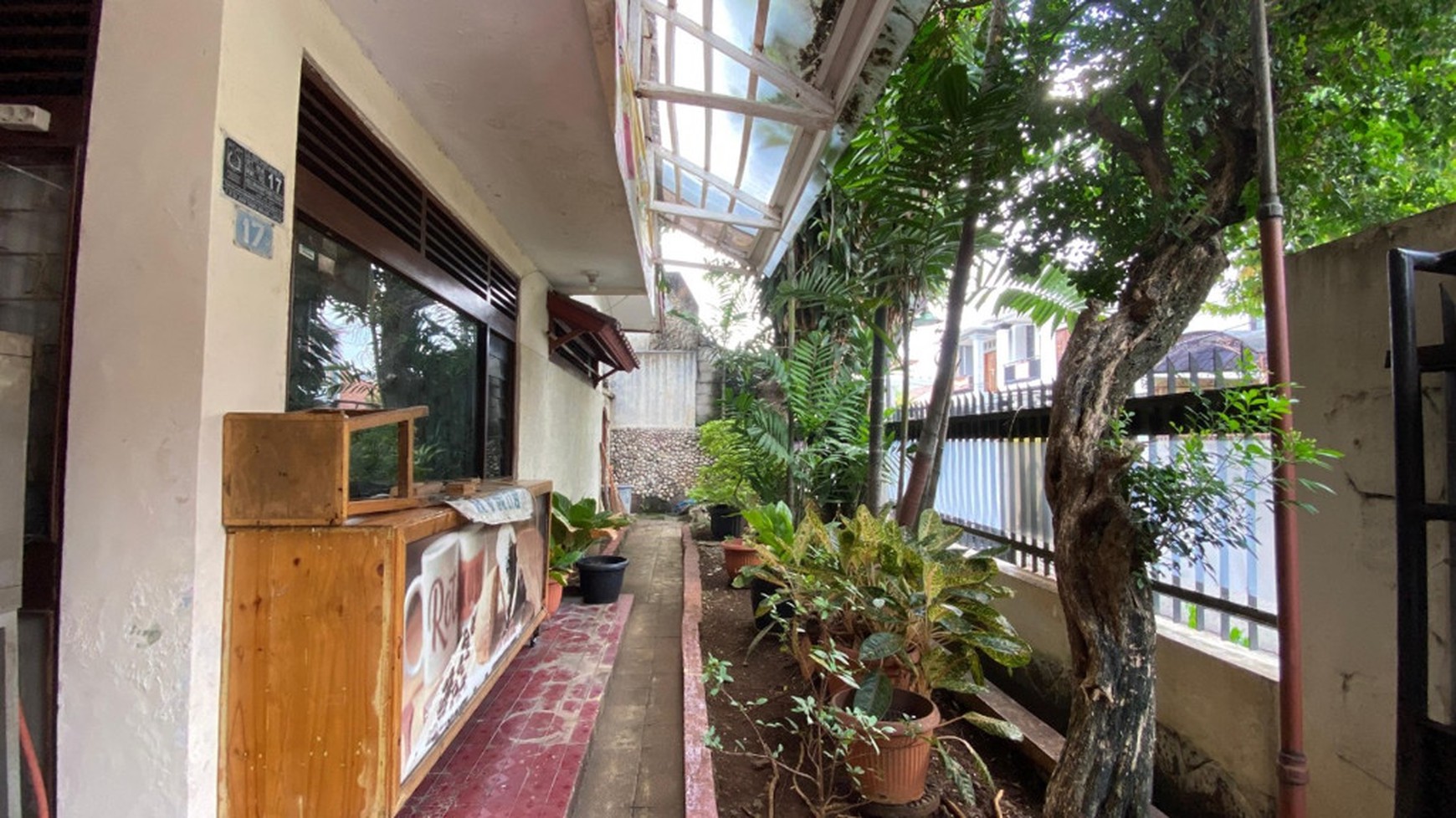 Rumah Besar dan Terawat di Tebet Barat, Cocok Dijadikan Tempat Usaha, Hanya 3 Menit Ke Jl. MT Haryono
