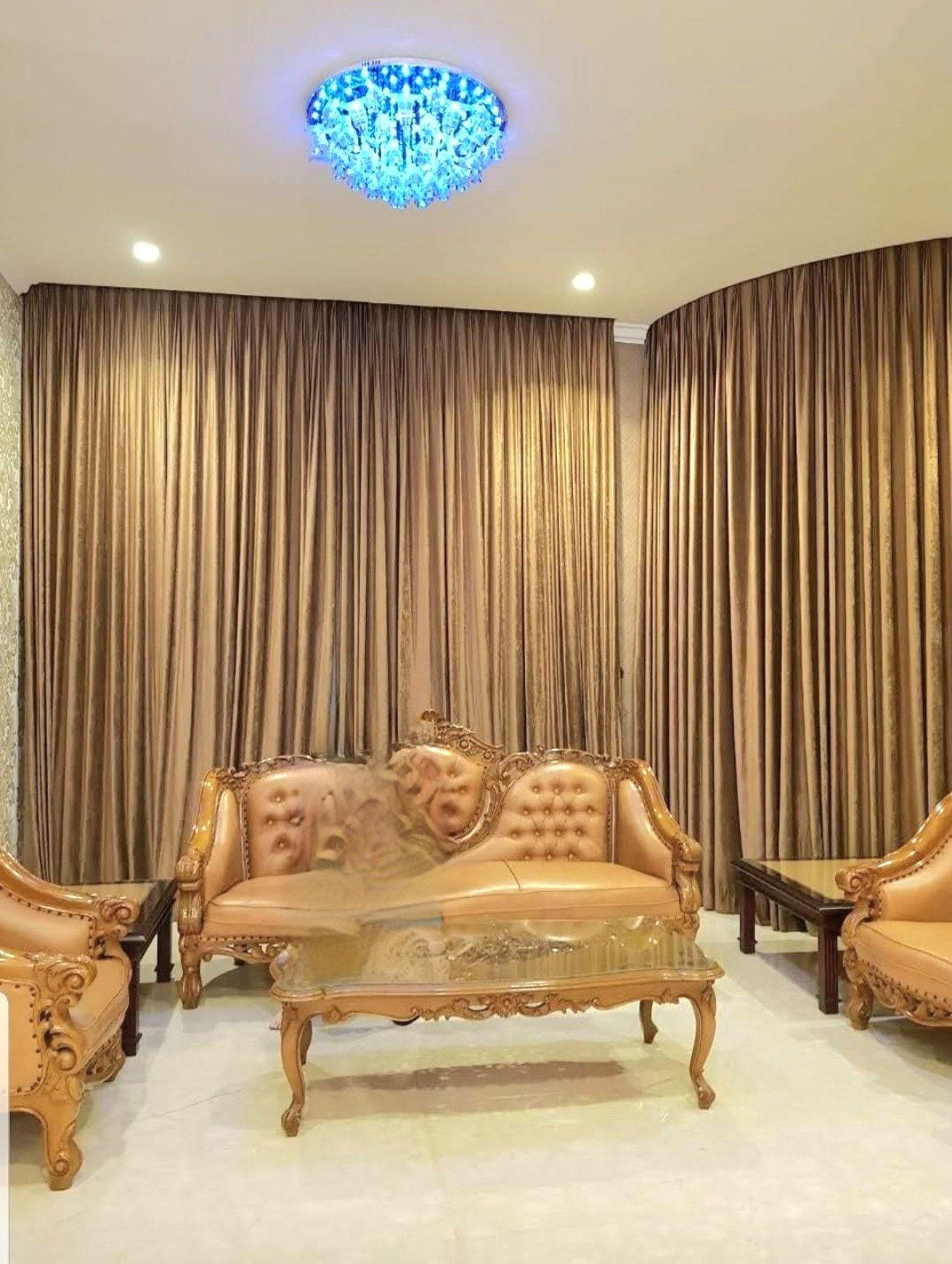 Rumah hoek megah, classic dan elegan di Artha Gading Villa, Kelapa Gading