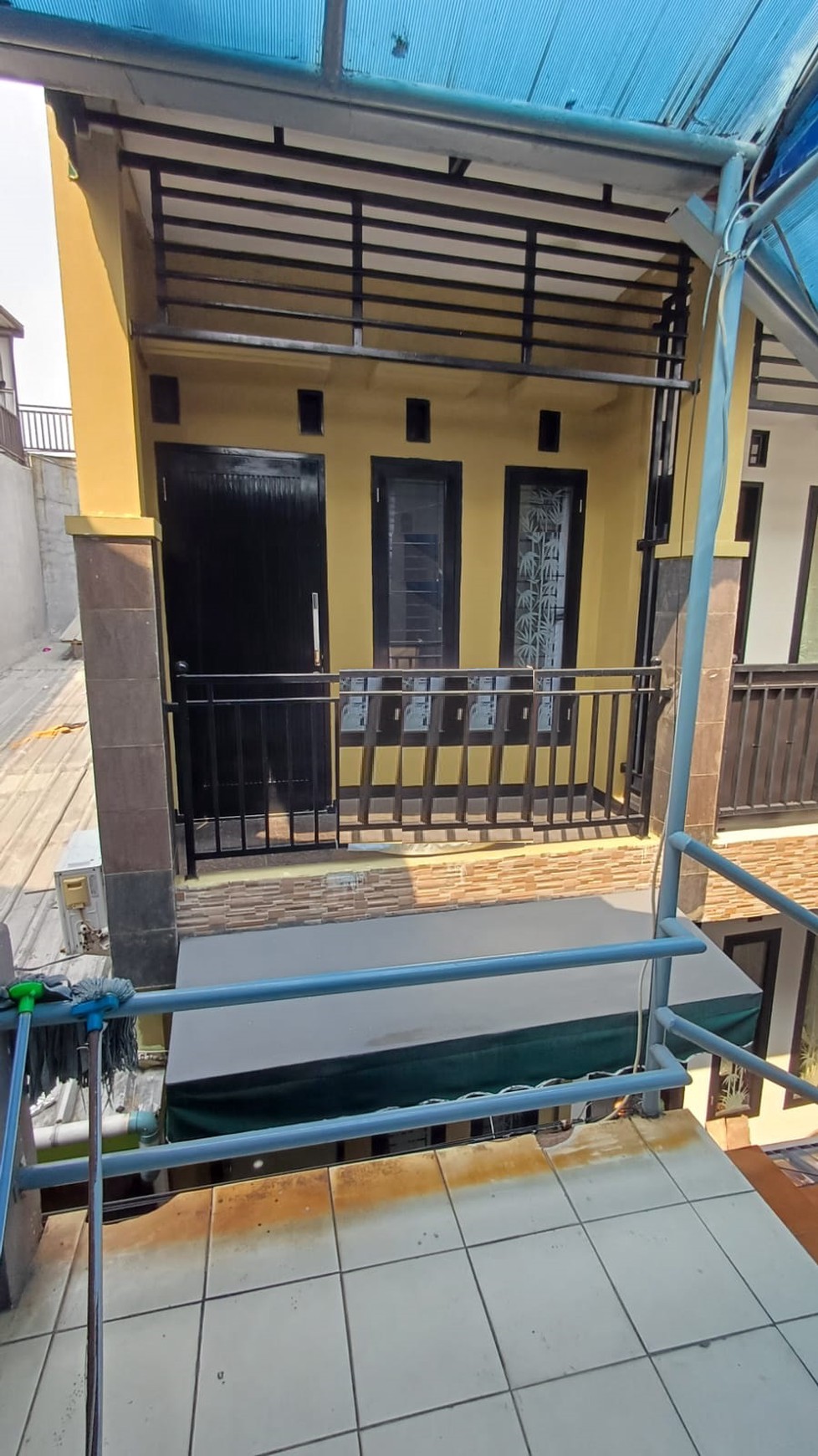 Rumah Minimalis 3 Lantai, bebas banjir Lokasi strategis di Gandaria.