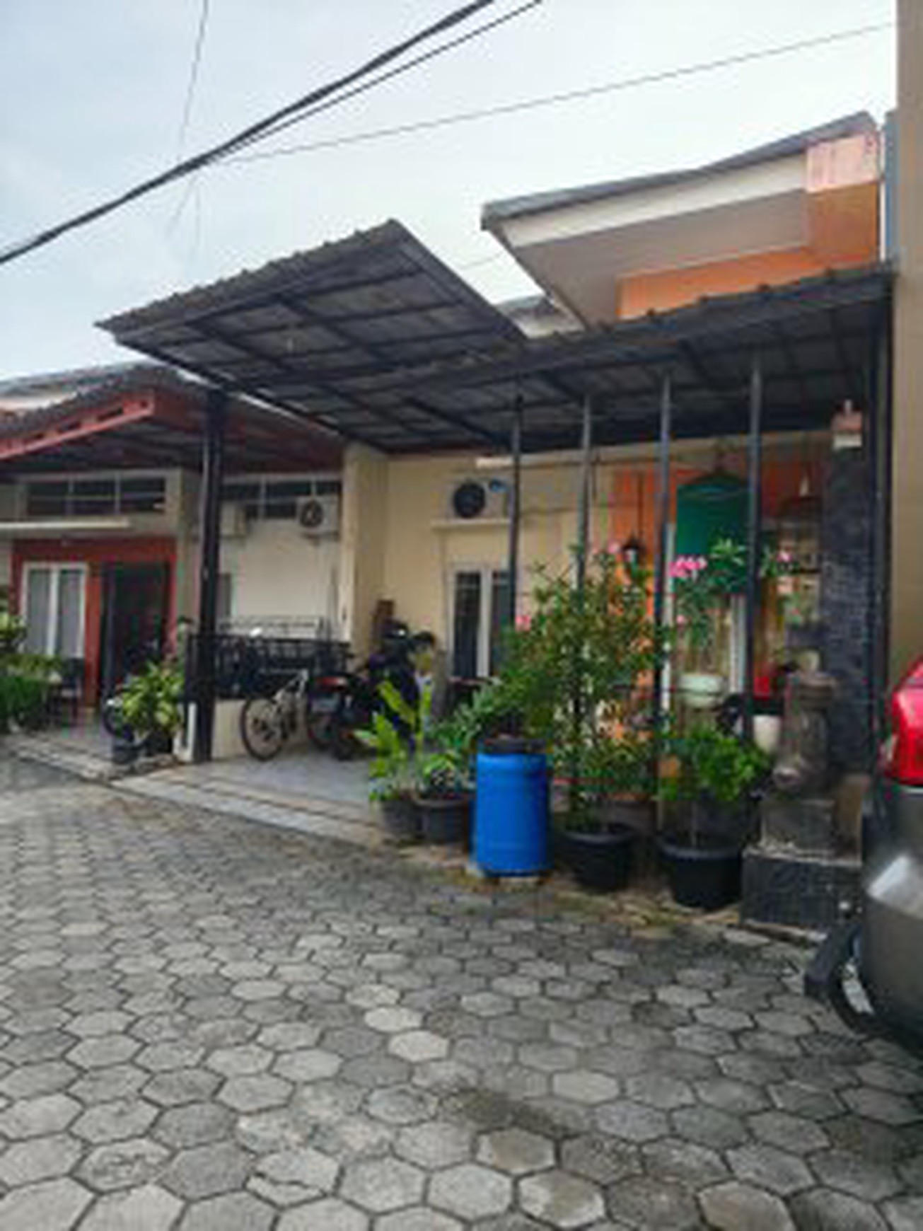 Rumah Minimalis Rapih Di Jual + Kitchen Set & Bed Room Set Di Orchard Garden 2 Sumberjaya