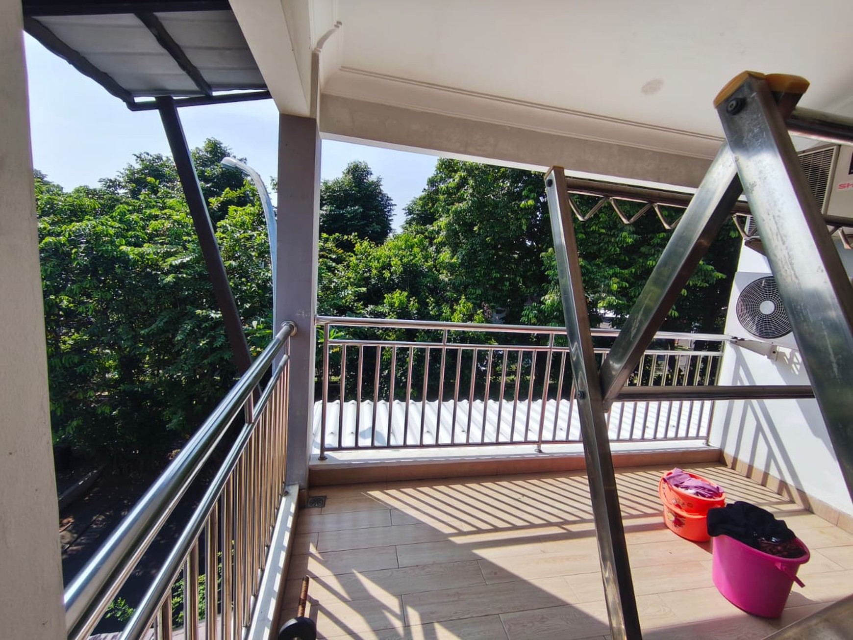 Rumah Bagus Di Emerald Terrace Bintaro Jaya Sektor 9