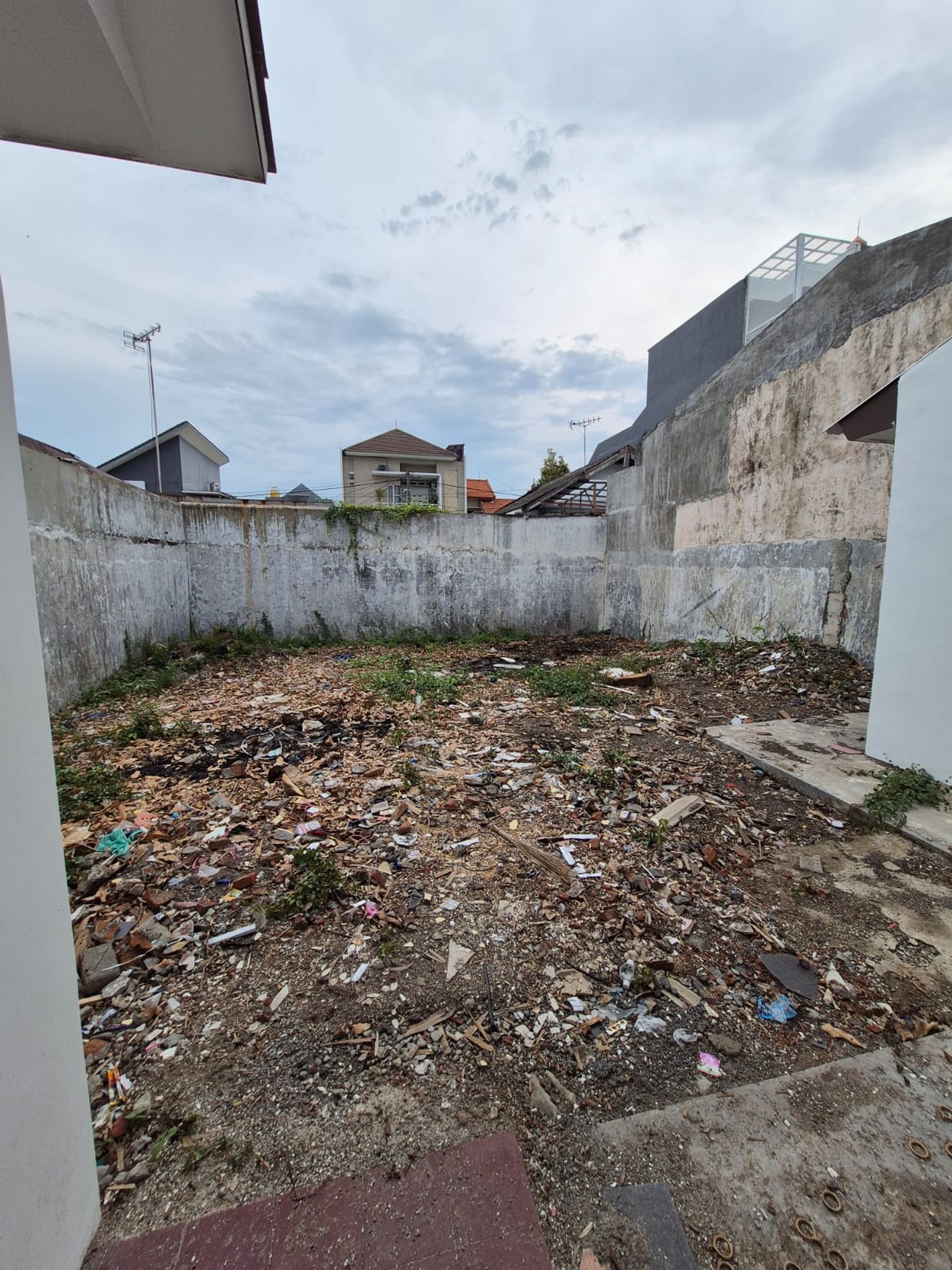 BU! Rumah 1 Lantai Wiguna Selatan - SHM, Lokasi Premium, Siap Huni!