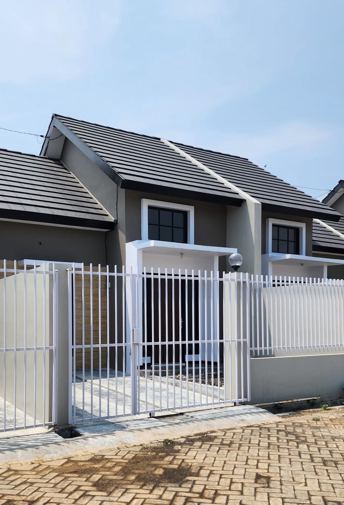 RUMAH MODERN MINIMALIS ALANA TAMBAK OSO