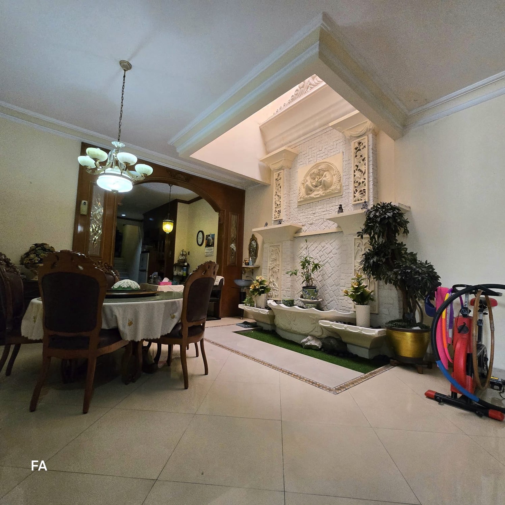 Rumah 2 lantai huk bagus dan terawat, luas 333 m2 di jalan Beton raya. Kayu putih Jakarta Timur