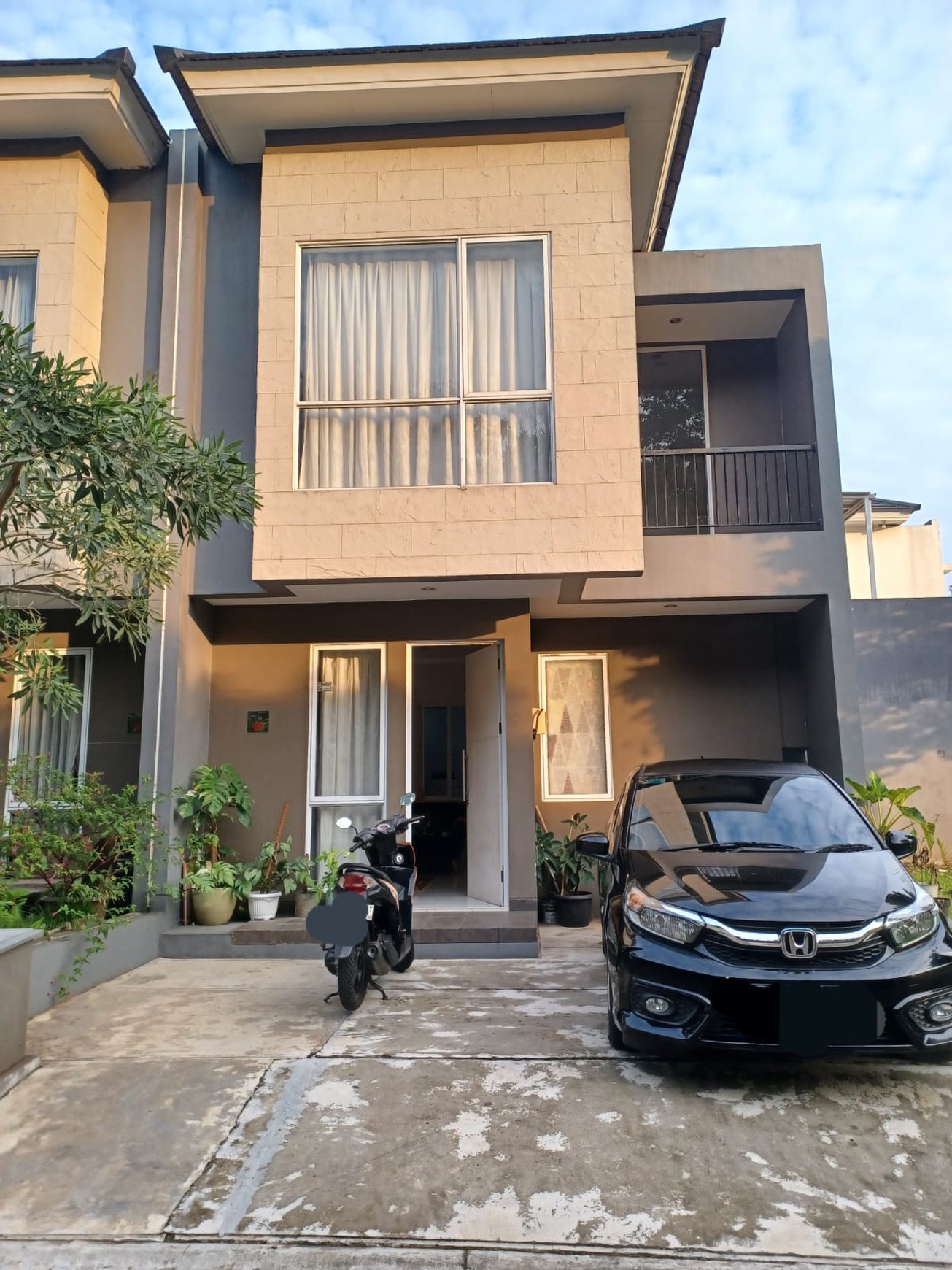 Rumah Cantik 2 Lantai di Serpong Sudah SHM