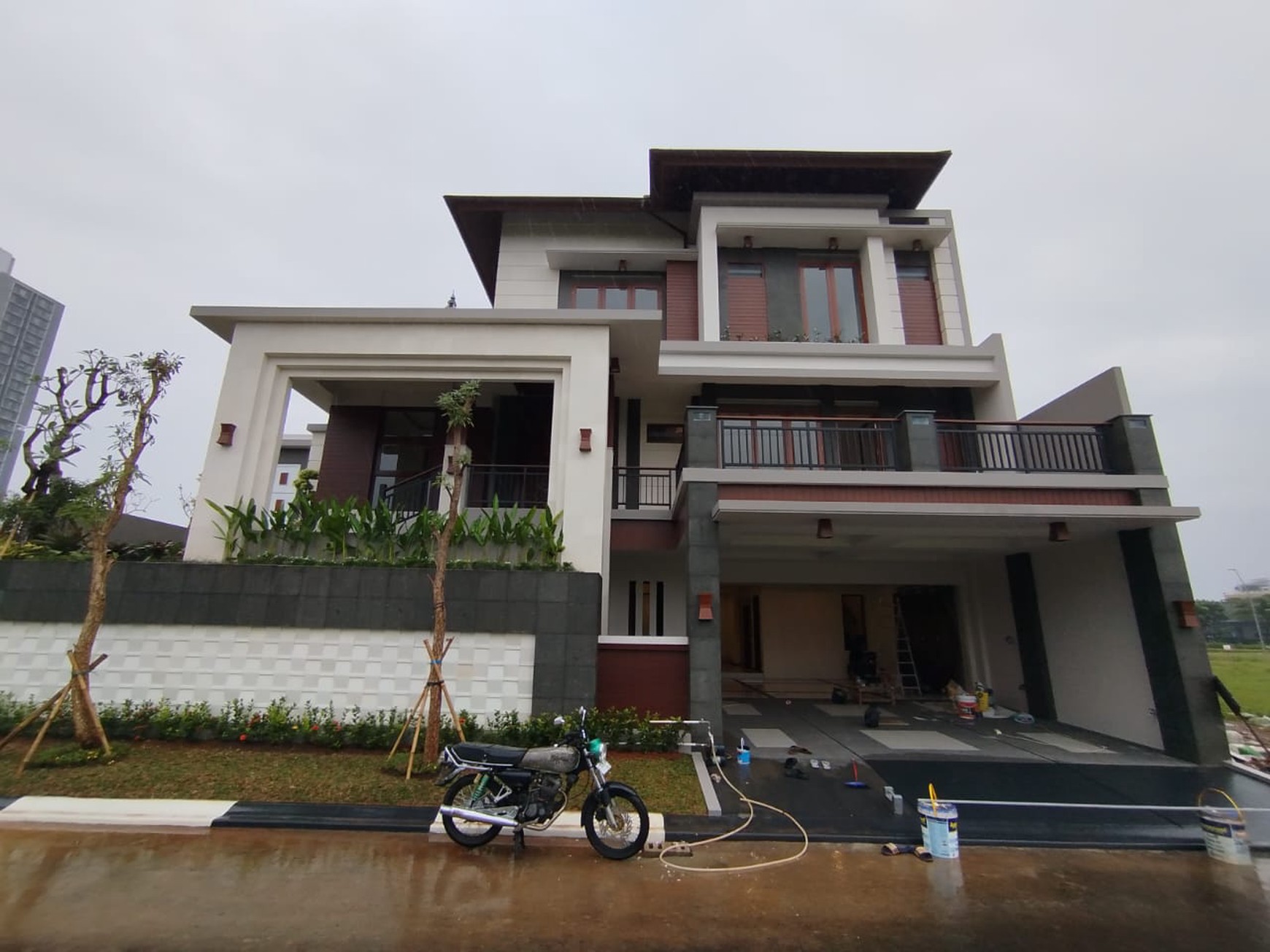 Rumah Brand New, Smart home hoek dgn pool di Dharmawangsa home, Bintaro