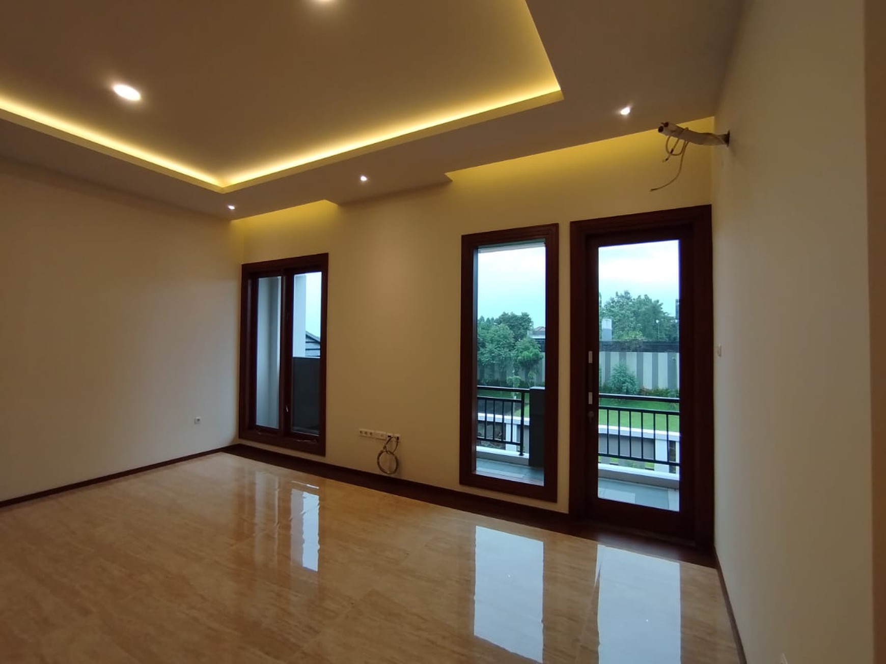 Rumah Brand New, Smart home hoek dgn pool di Dharmawangsa home, Bintaro