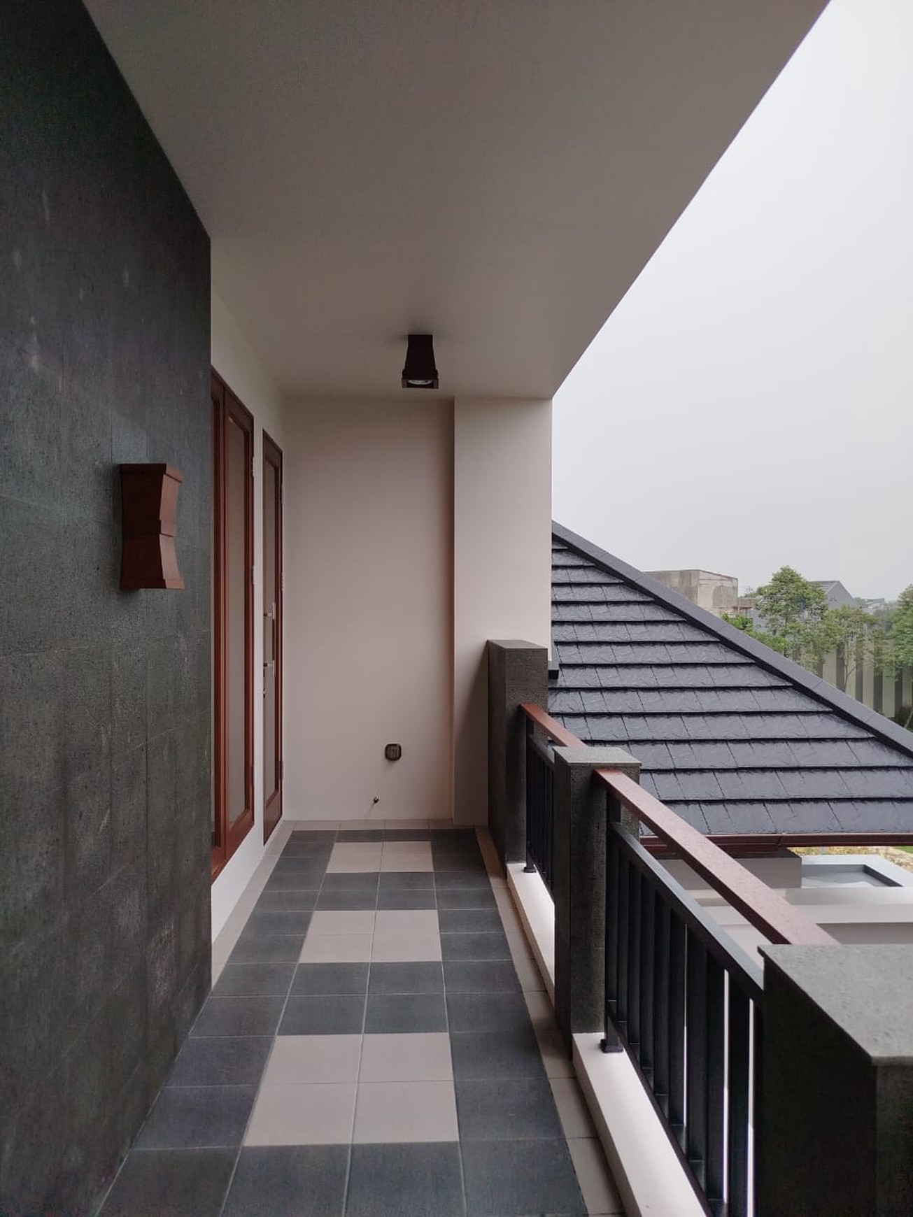 Rumah Brand New, Smart home hoek dgn pool di Dharmawangsa home, Bintaro