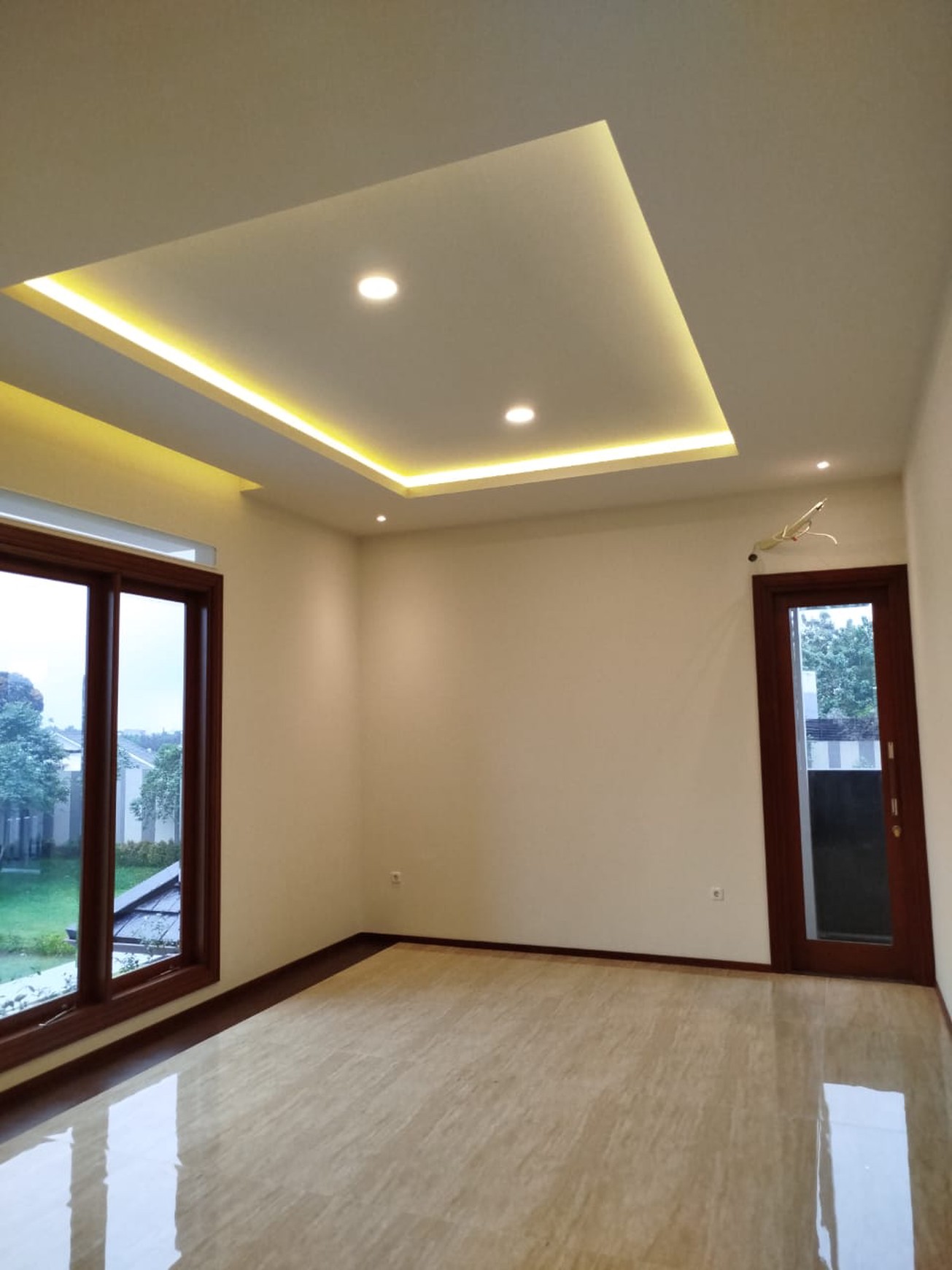 Rumah Brand New, Smart home hoek dgn pool di Dharmawangsa home, Bintaro