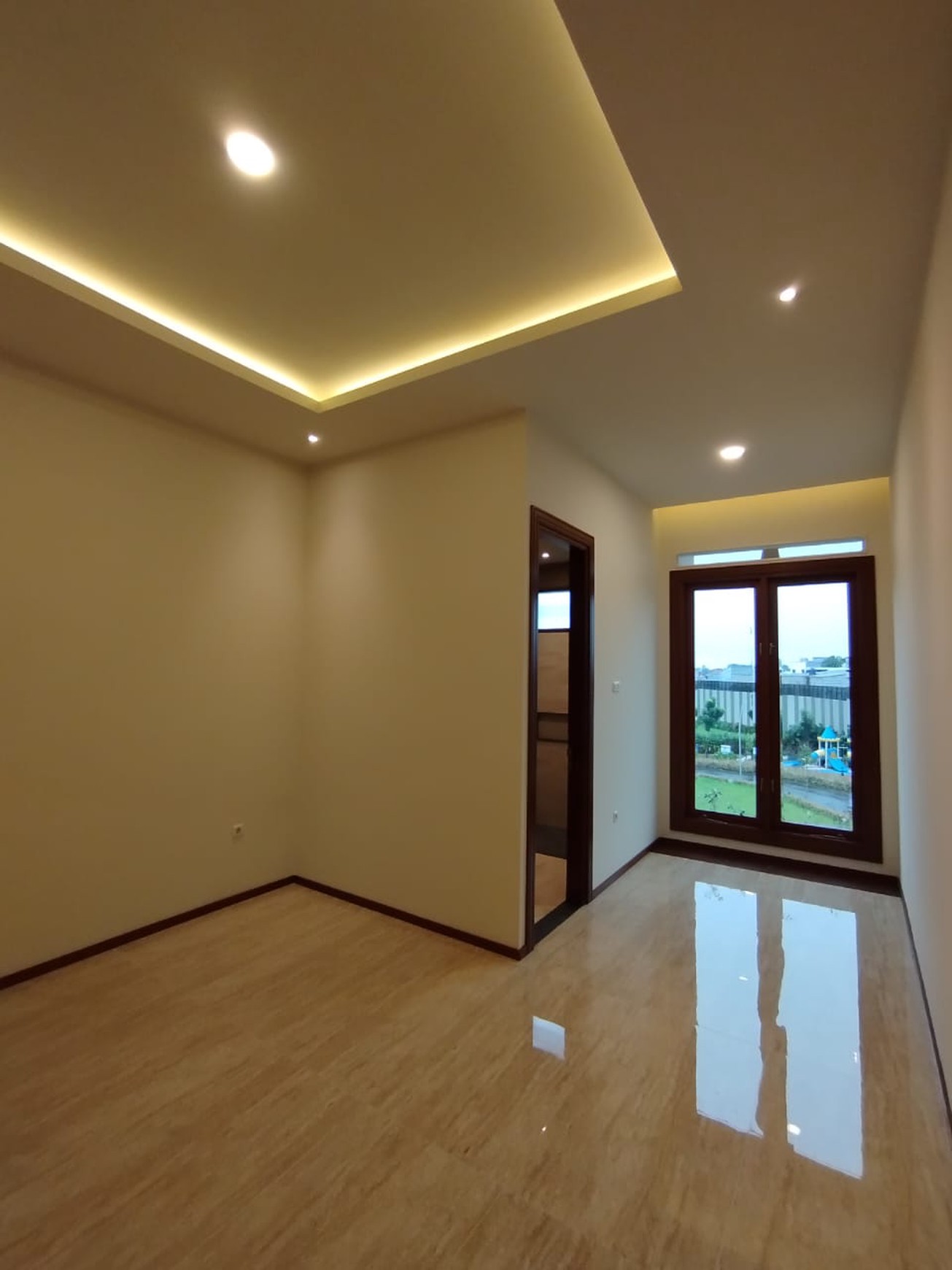 Rumah Brand New, Smart home hoek dgn pool di Dharmawangsa home, Bintaro