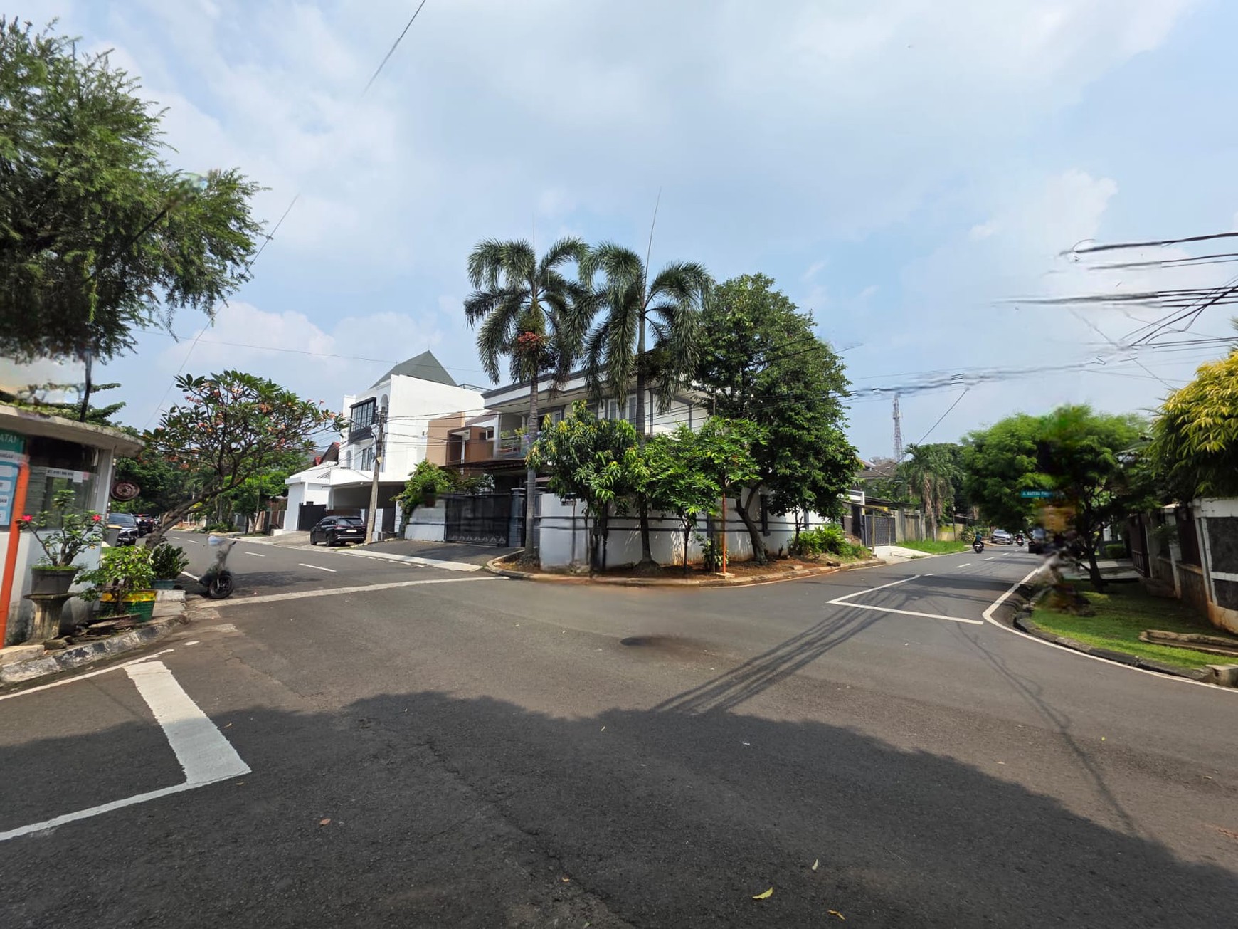 Rumah Bagus dI Pinang Residence, Jl Deplu Raya Pondok Pinang